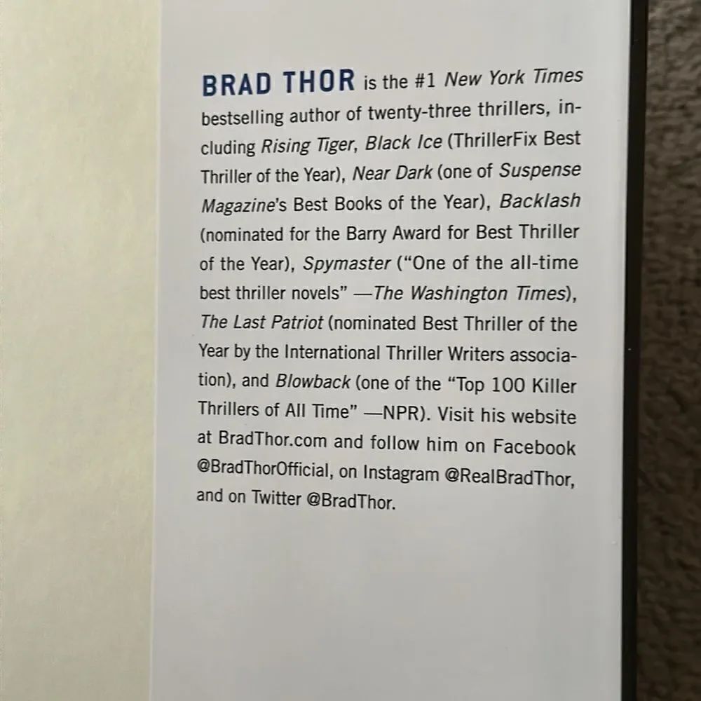 “Dead Fall” hardback by Brad Thor! - Picture 5 of 8